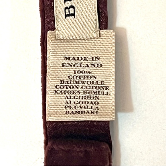 Like new! Burberry velvet 100% cotton bow tie in brown. - Picture 4 of 5